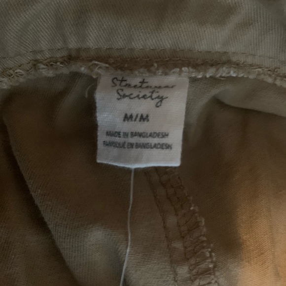 Beige shorts - Picture 4 of 4